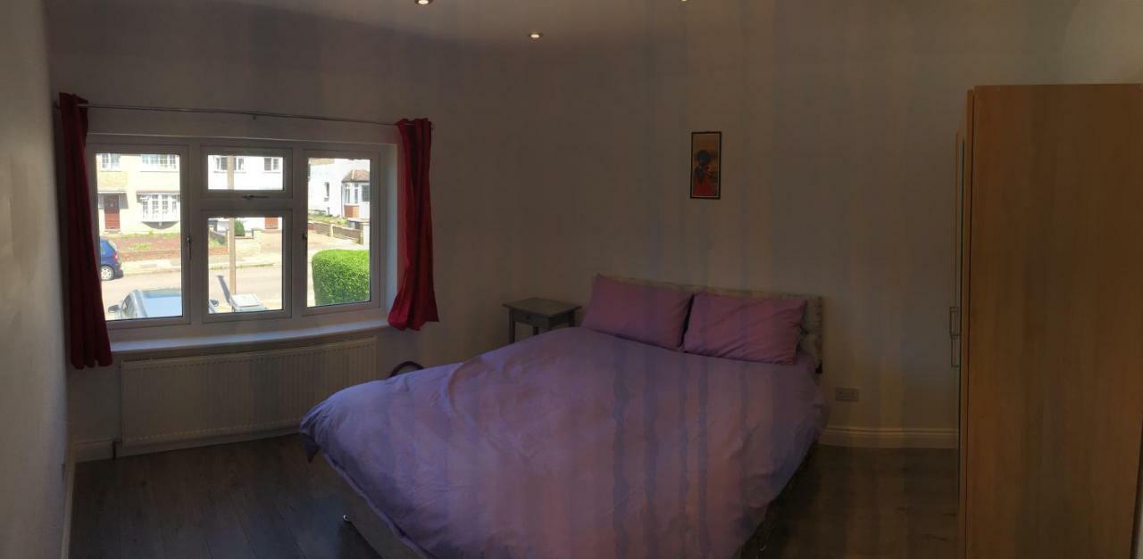 Rushden Vacation Hendon